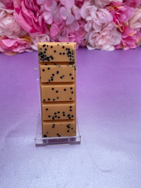 dark honey and tobacco wax melt snap bar